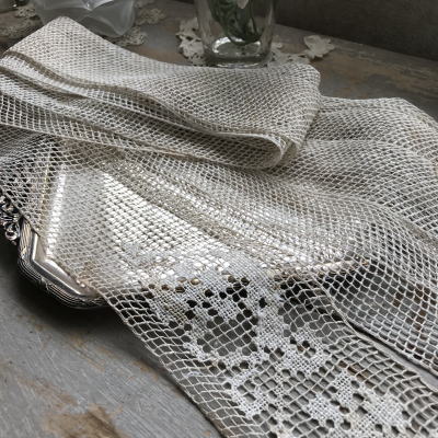 L2318　フランスアンティークレーストリム/テープレース/ボーダーレース　ハンドワークリネンフィレレース 4m80