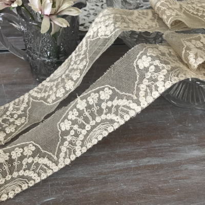 【日本発送】L2347　フランスアンティークレーストリム/テープレース/ボーダーレース　Calaisチュール刺繍レース 4m75
