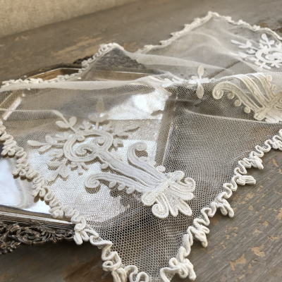 L2391 フランスアンティークレースクロス　コットンチュールレース 36x25cm