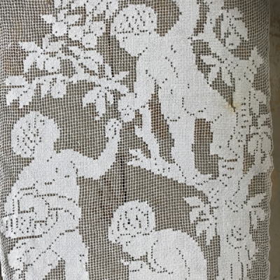 L2443 フランスアンティークレースパーツ　天使柄ハンドワークリネンフィレレース 29x40cm