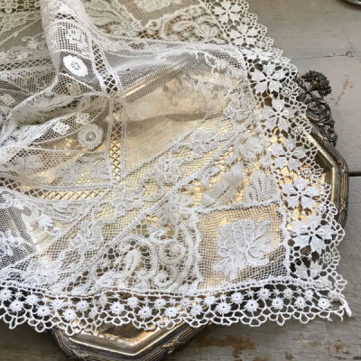 L2454 フランスアンティークレースクロス/ノルマンディーレースマット　ケミカルレース＆フィレ風レース 37x30cm