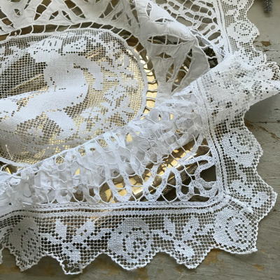 L2455 フランスアンティークレースクロス/パッチワークレースマット　天使柄フィレレース＆ボビンレース＆カットワーク手刺繍リネンクロス 53x43cm