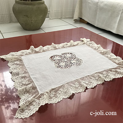 【パリ発送】L2501 フランスアンティークリネンローン＆レースマット　ボビンレース＆チュールレース＆麻ローンクロス 56x44cm