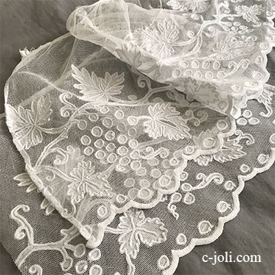 【パリ発送】L2554 フランスアンティークチュールレースパーツ/はぎれ2枚　葡萄柄ハンドワークタンブール刺繍/タンバー刺繍