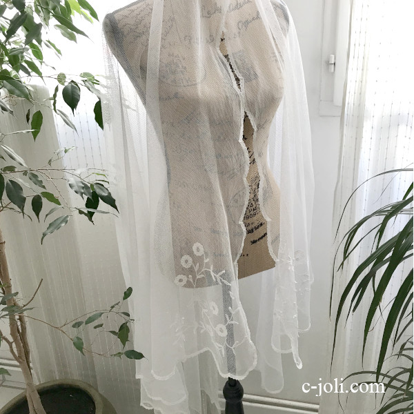 【パリ発送】L2562 フランスアンティークレースベール/マリアベール/ウェディングベール マシーン刺繍コットンチュール 209x164cm  逆三角形