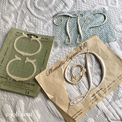 【パリ発送】L2580 フランスアンティークイニシアル刺繍シート３枚/手芸材料　手刺繍モノグラム＆フエルトシート