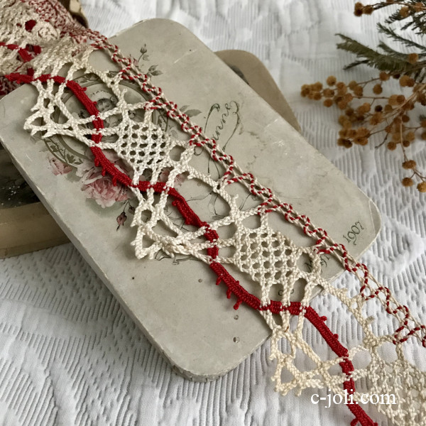 【パリ発送】L2596 フランスアンティークレーストリム/テープレース/ボーダーレース　リネンボビンレース赤/クリーム 1m単位