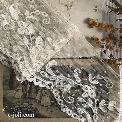 【パリ発送】L2599 フランスアンティークレーストリム/テープレース/ボーダーレース　19世紀アプリカシオンリネンチュールレース 1m30 +