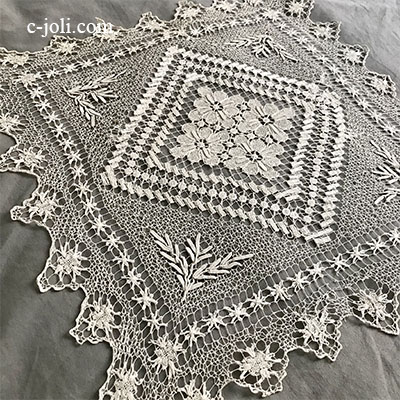 【パリ発送】L2609 フランスアンティークレースマット/テーブルマット　ハンドワークフィレレースクロス 50x50cm