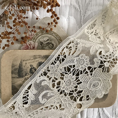【パリ発送】L2660 フランスアンティークレーストリム/テープレース/ボーダーレース　1900年ニードルレース/ニードルポイントリネンレース 1m08