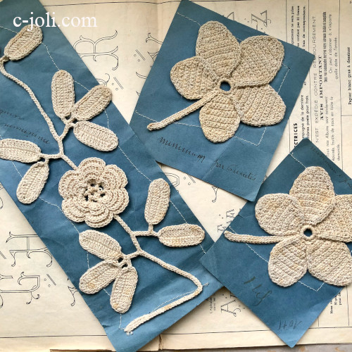 L2781 フランスアンティーク刺繍パーツ　クロシェレース刺繍サンプル3枚 