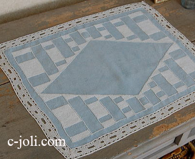 【日本発送】T-615　フレンチアンティークテーブルマット　手刺繍リネン　水色