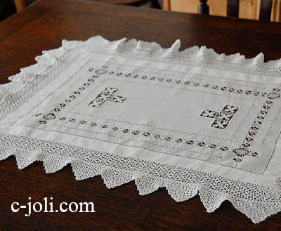 【日本発送】T1068　イギリスアンティークリネンテーブルマット　クロシェレース＆ドロンワークリネンクロス