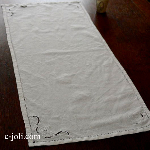 【日本発送】Ｔ1292　フランスアンティークリネンテーブルランナー　手刺繍リネンクロス 72cm