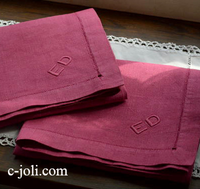 【日本発送】T1339　フランスアンティークリネンテーブルナプキン2枚　手刺繍モノグラムリネン　ピンク