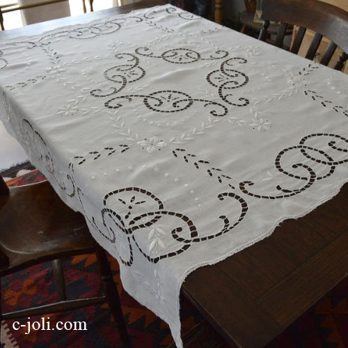【日本発送】T1665　フランスアンティークリネンテーブルクロス　カットワーク手刺繍リネン＆レース 130x130cm