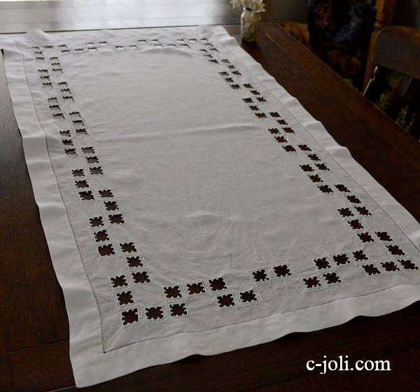 【日本発送】T1672　フランスアンティークリネンテーブルランナー　手刺繍リネン 1m04