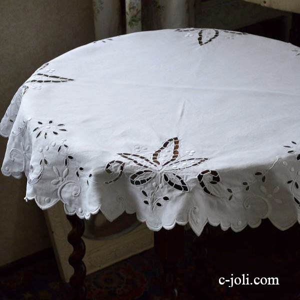 【日本発送】T1686　フランスアンティークリネンテーブルクロス　カットワーク手刺繍リネン 77cm