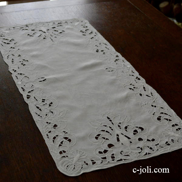 【日本発送】T1766　フランスアンティークリネンテーブルランナー　カットワーク手刺繍リネン 70cm