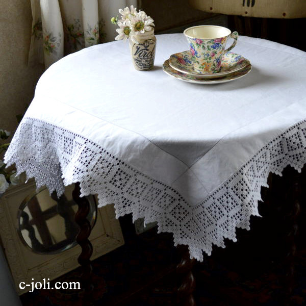 【日本発送】T1833　イギリスアンティークリネンテーブルクロス　リネン＆クロシェレース 75x75cm