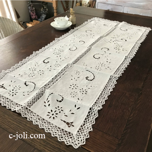 【日本発送】T1844　フランスアンティークテーブルランナー　カットワーク手刺繍コットン＆ニードルポイントレース 105cm