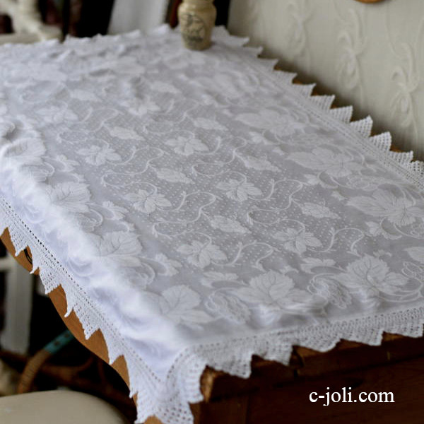 【日本発送】T1887　イギリスアンティークコットンテーブルマット　ダマスク織コットン＆クロシェレース 92x58cm