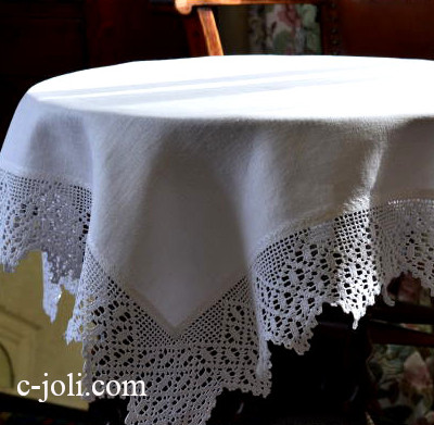 【日本発送】T1946　フランスアンティークリネンテーブルクロス　手刺繍リネン＆クロシェレース 88x85cm