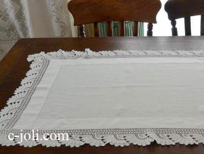 【日本発送】T2059　イギリスアンティークリネンテーブルセンター/テーブルマット　リネン＆クロシェレース 83x60cm