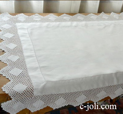【日本発送】T2090　イギリスアンティークリネンテーブルマット　リネン＆クロシェレースクロス 79x59cm