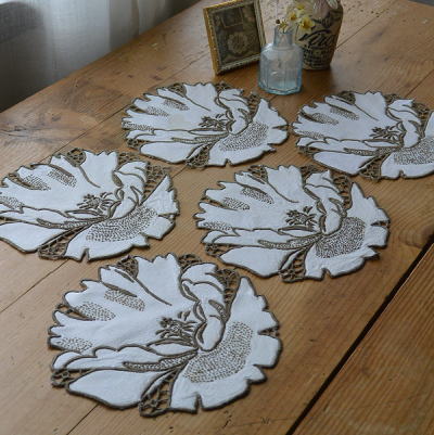 【日本発送】T2290　イギリスアンティークレースドイリー5枚　手刺繍リネン 15.5cm