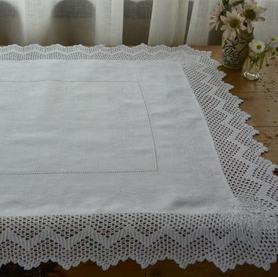 【日本発送】T2336　イギリスアンティークコットンテーブルマット　クロシェレース＆ダマスク織コットン 71x51cm