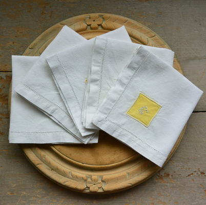 【日本発送】T2548　フランスアンティークリネンテーブルナプキン/リネンクロス5枚　手刺繍モノグラムリネン 27x26cm