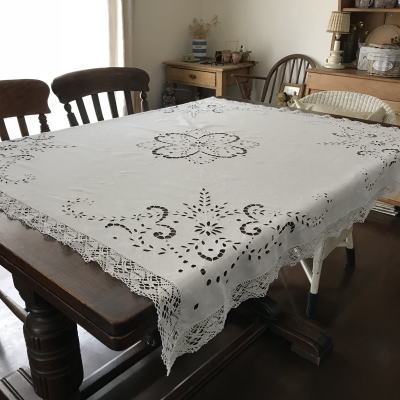 T2621　フランスアンティークリネンテーブルクロス　カットワーク手刺繍リネン＆レース 118x117cm