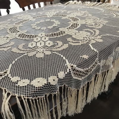 T2713　フランスアンティークレーステーブルクロス　ハンドワークリネンフィレレース 144x136cm　ラウンド（円形）