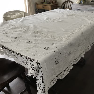 T2855 フランスアンティークリネン大判テーブルクロス　ボビンレース＆手刺繍リネン 160x151cm