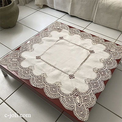 【パリ発送】T2861 フランスアンティークリネンテーブルクロス　ニードルポイントレース＆ボビンレースリネン 94x91cm　生成り