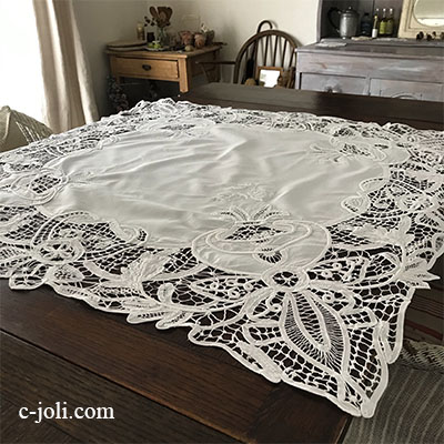 T2896 フランスアンティークコットンテーブルクロス　カットワーク手刺繍コットン＆ハンドワークレース 90x95cm