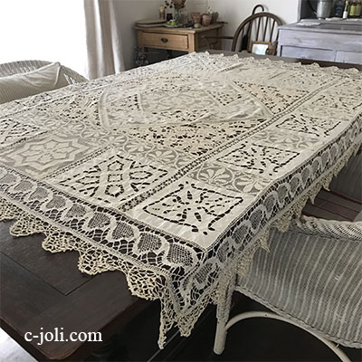 T2899 フランスアンティークリネンテーブルクロス　カットワーク手刺繍リネン＆ボビンレース＆フィレレース＆ニードルレース 133x118cm