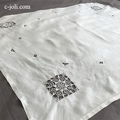 【パリ発送】T2903 フランスアンティークリネンテーブルクロス　手刺繍リネン＆ニードルポイントレース 91x113cm