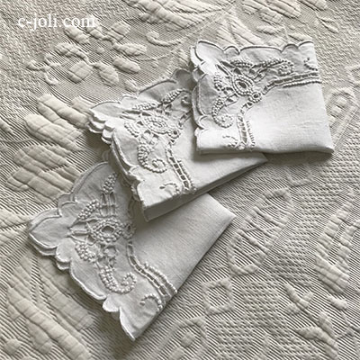 【パリ発送】T2909 フランスアンティークリネンテーブルナプキン/リネンクロス3枚　カットワーク手刺繍リネン 29x29cm