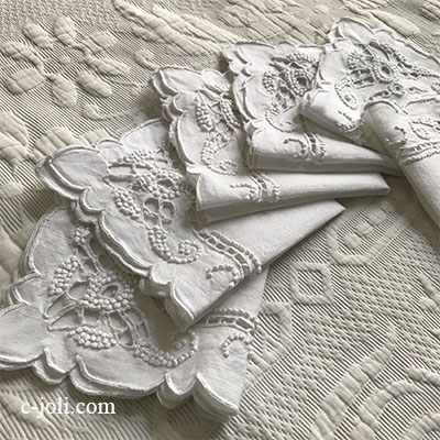 【パリ発送】T2910 フランスアンティークリネンテーブルナプキン/リネンクロス6枚　カットワーク手刺繍リネン 29x29cm