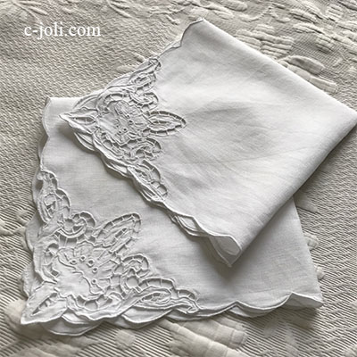 【パリ発送】T2911 フランスアンティークリネンテーブルナプキン/リネンクロス2枚　カットワーク手刺繍リネン 47x46cm
