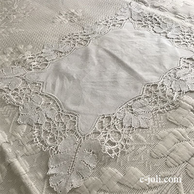【パリ発送】T2922 フランスアンティークリネンテーブルマット/ティーマット　ボビンレース＆リネン 48x35cm