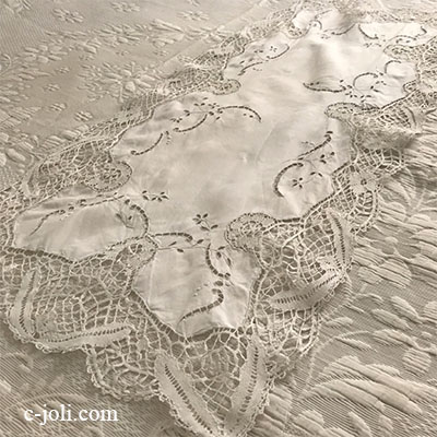 【パリ発送】T2936 フランスアンティークリネン＆レーステーブルランナー　カットワーク手刺繍リネン＆ボビンレース 1m22