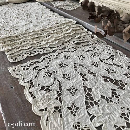 T2946 イギリスアンティークリネンテーブルマット8枚　カットワーク手刺繍リネンクロス　生成り 41x26cm