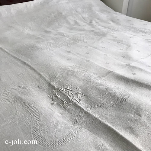 【パリ発送】T2967 フランスアンティークリネン大判テーブルクロスCE　手刺繍モノグラム＆ダマスク織リネンクロス 225x162cm