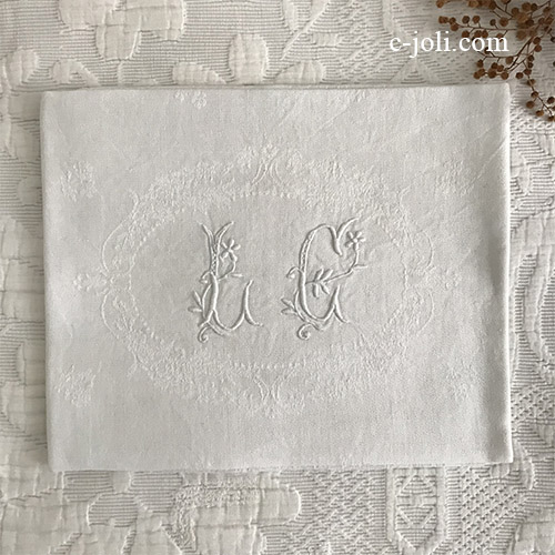 【パリ発送】T2975 フランスアンティークリネンテーブルナプキン/リネンクロスLG　手刺繍モノグラム＆ダマスク織リネン 80x65cm