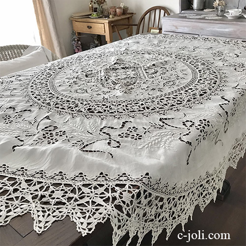 T2992 フランスアンティークリネン円形テーブルクロス　カットワーク手刺繍リネン＆ボビンレース＆ニードルレース 直径157cm