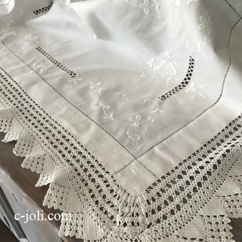 T3072 イギリスアンティークテーブルセンター/テーブルマット　ドロンワーク手刺繍コットン＆クロシェレース 77x54cm