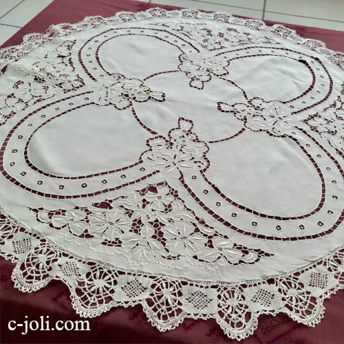 【パリ発送】T3131  フランスアンティーク刺繍＆レース円形テーブルクロス　カットワーク手刺繍リネン＆ボビンレース 88cm